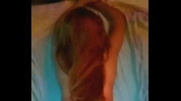 Video de porno ruiva sendo traçada de quatro fudendo de calcinha