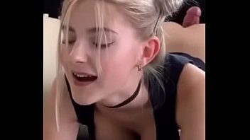 Sex hot loirinha linda de 21 aninhos dando a bucetinha virgem